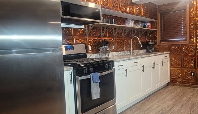 The Leelanau Sleeps 4 Fiber Optic WI-FInClose to Traverse City Crystal Mountain