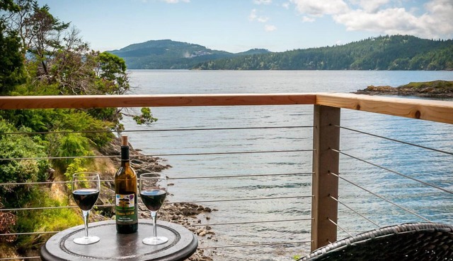 'The Leeward Studio' at SeaStar Lofts on the Waterfront!