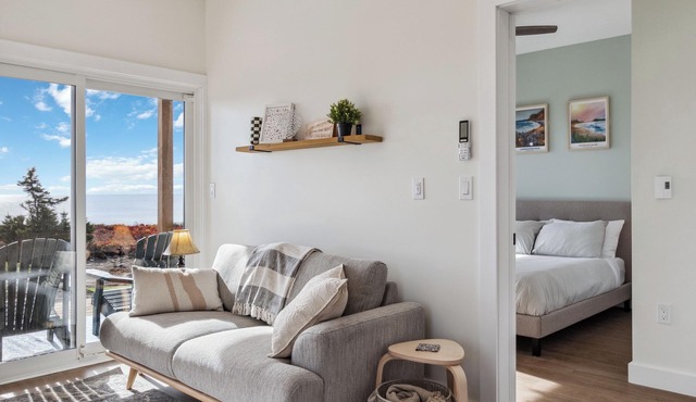 The Left at Surf Western Head - 3BR with Oceanfront Hot tub views