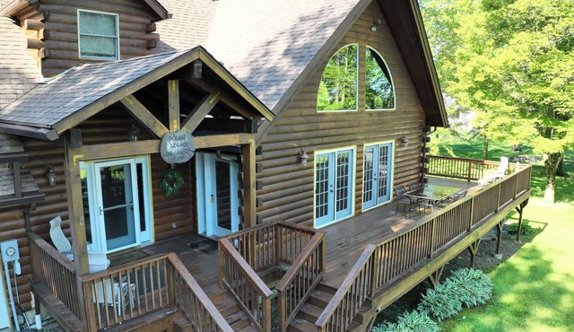 The Legacy Luxury Cabin- Lake Milton Sleeps 21, Hot Tub- 399 a night if 4 booked