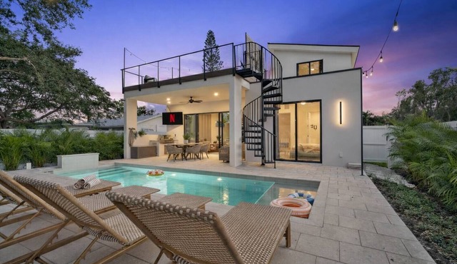 The Legacy Trail Oasis Luxe Pool + Rooftop Deck