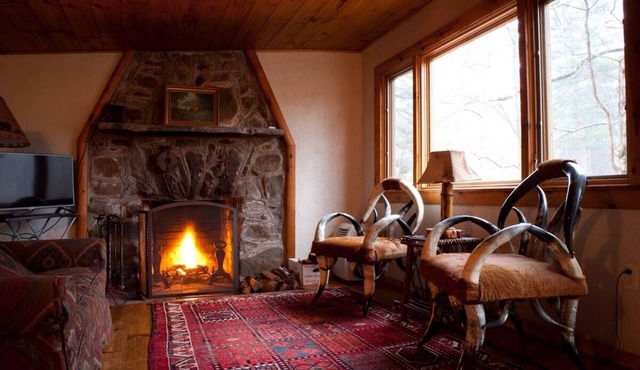 The Lehigh Cabin - Riverfront Escape- 1 mile private river