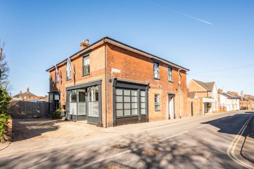 The Leiston, 1 The High Street