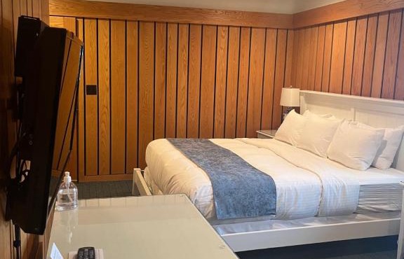 The Leland Lodge