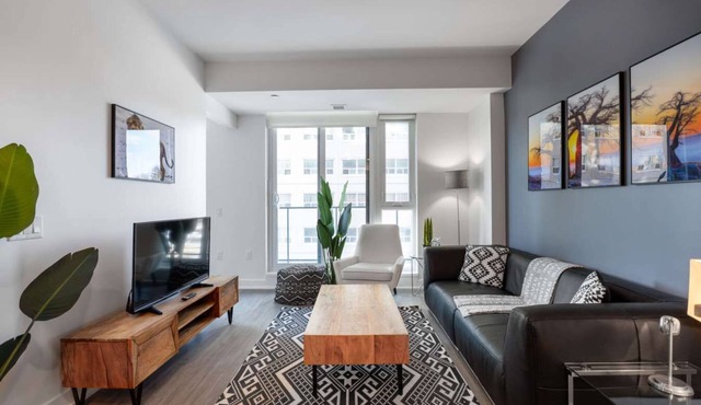 The Lennox - Fully Furnished 1 Bedroom with Den in Ottawa (518)