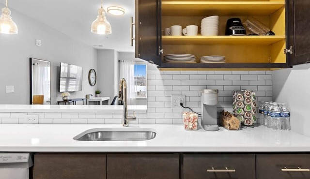 The Lennox Stay - Luxury Apartment/Free Parking