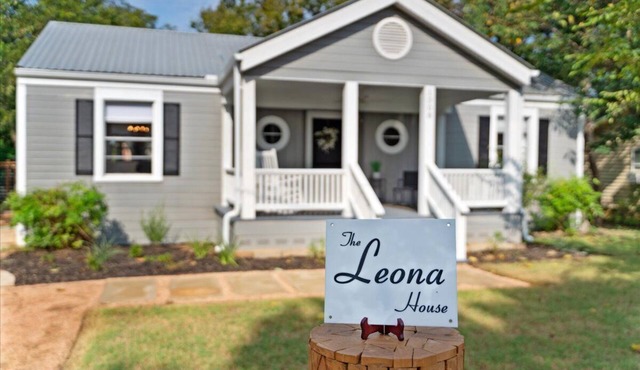 The Leona House~Huge Backyard~Downtown Georgetown