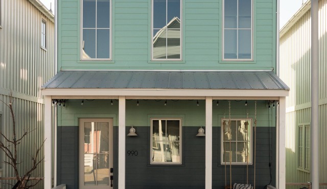 The Letty- a Stylish 2BD in Walkable Wheeler District. Sleeps 7. Heart of OKC