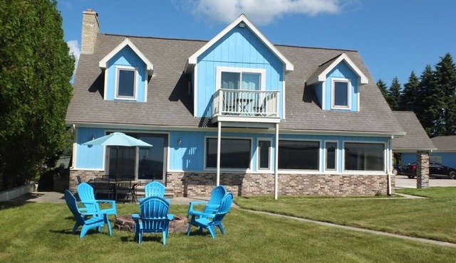 The Life Aquatic - Gorgeous Lakefront Home with Kayaks Included!