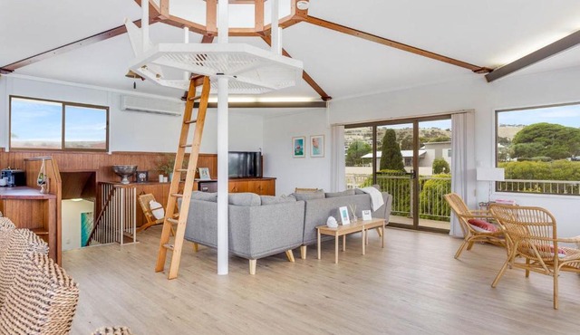 The Lighthouse 24 Carrickalinga Road