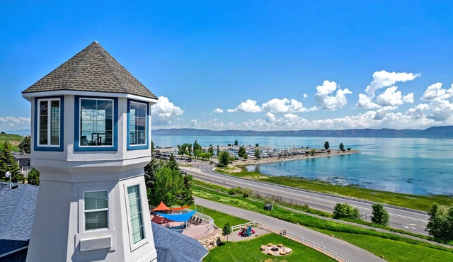 The Lighthouse Suite | Seasonal Pool, Hot Tub, Tennis Courts