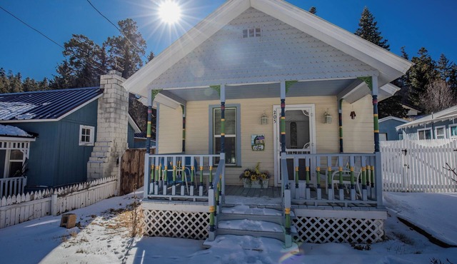 The Lilac Cottage is a charming 2-bedroom house in Cloudcroft with fenced yard!