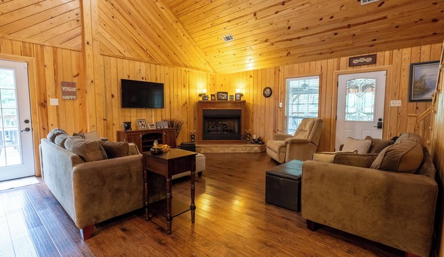 The Lillie Pad! nBeautiful cabin just minutes from Lake Quachita!
