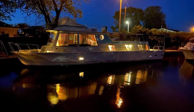 The Lily Pad Boatel Houseboat
