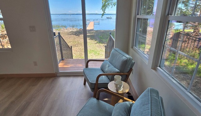 The Lily Pad: Newly Renovated, Lakefront Retreat on Shawano Lake, Sleeps 6
