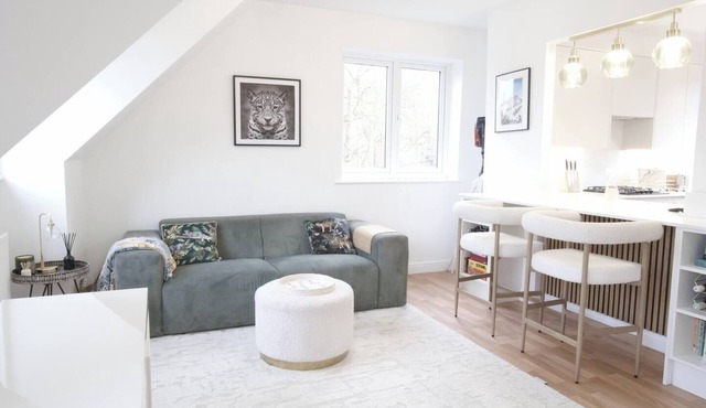 The Lily Suite with parking