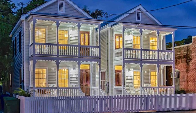 *THE LIME & THE COCONUT @ OLD TOWN* 6BR/6BA Compound + LAST KEY SERVICES.