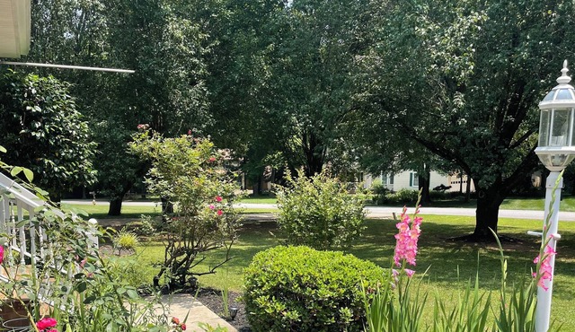 The Lincolnton Bungalow! Just 15 minutes from Lake Norman.