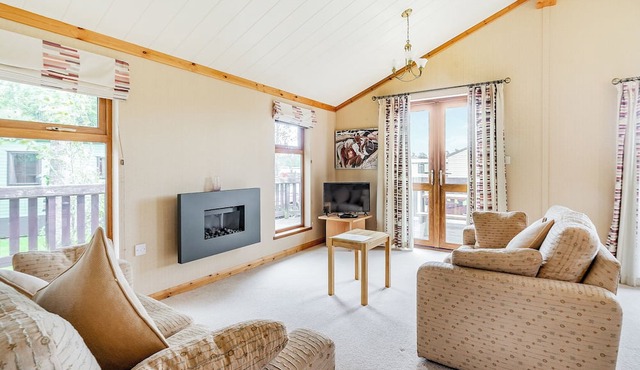 The Lintrathen Lodge, sleeps up to six, with one double and two twin rooms.