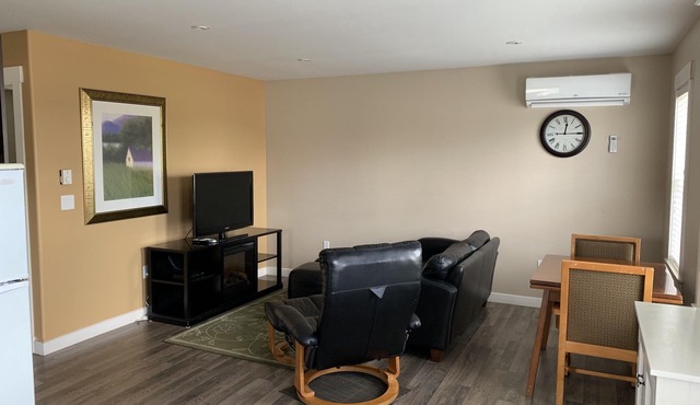 The Lionstone Inn Motel and Cottages