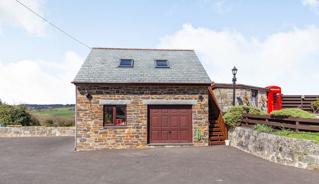 THE LITTE HIDEAWAY, romantic, character holiday cottage in Newquay