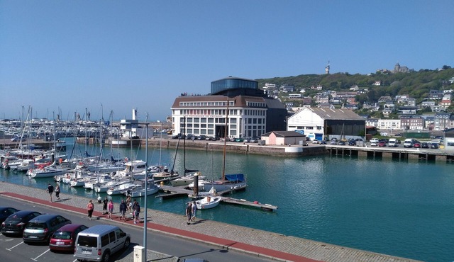 THE LITTLE BEACH - BEAUTIFUL APART ON THE QUAYS - FECAMP