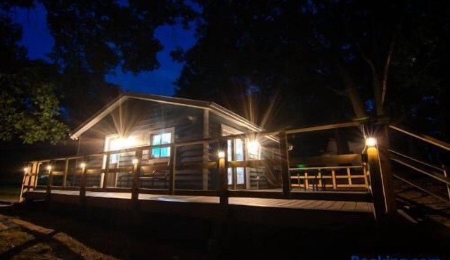 The Little Blue Cottage at School Section Lake