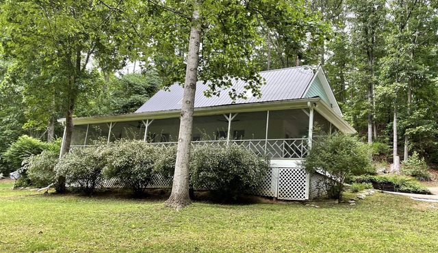 The Little Blue Cottage on the Lake