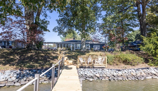 The Little Blue Cottage - Topping : Waterfront!