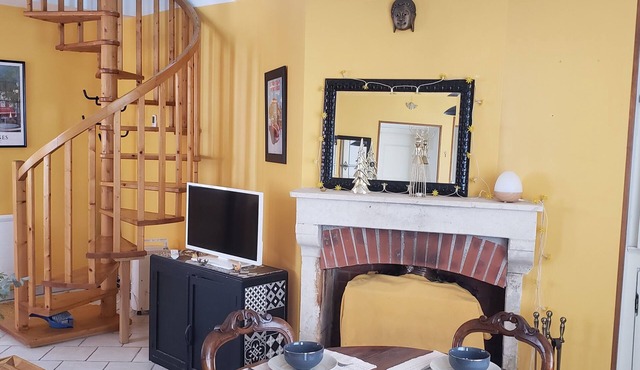 The little blue house