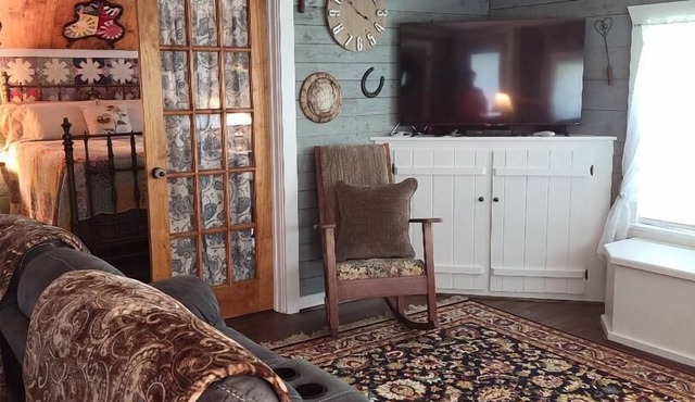 The Little Branch house, vintage and charming!