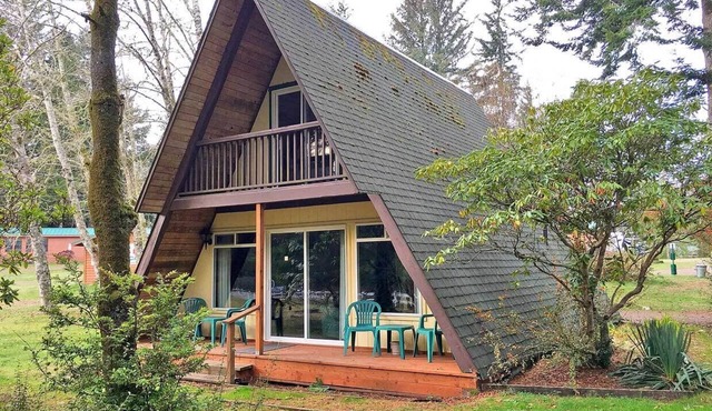 The Little Cabin in the Woods — Private A‑Frame Chalet, 2BR+Loft, Sleeps 8