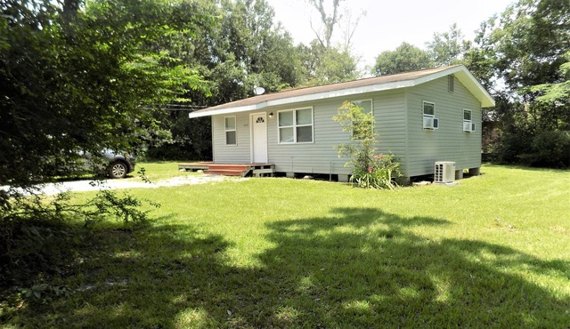 The Little Country Cabin