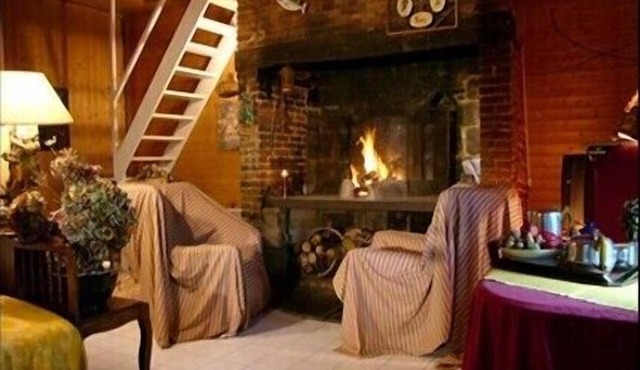 The Little House of Sandstone