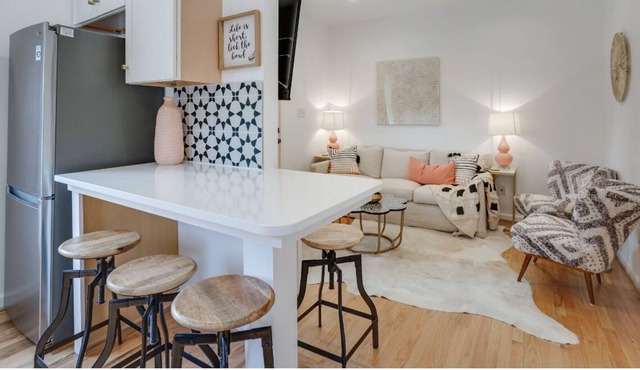 The Little Gem 💕- Walking Distance to Downtown Raleigh
