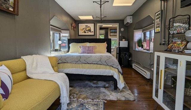 The Little Giant: Caboose Inn @ Doolittle Station