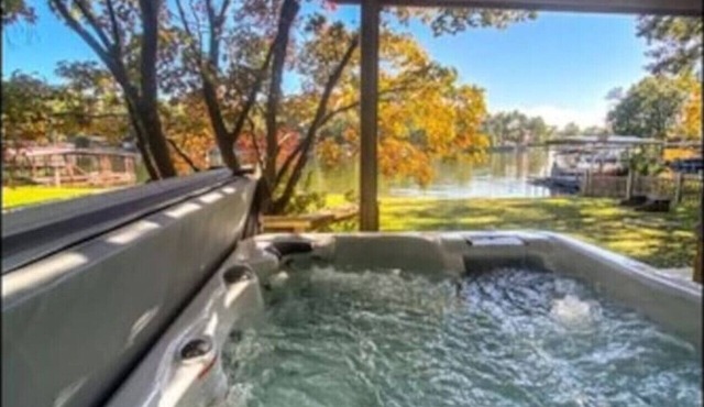 The Little Grey Lakehouse