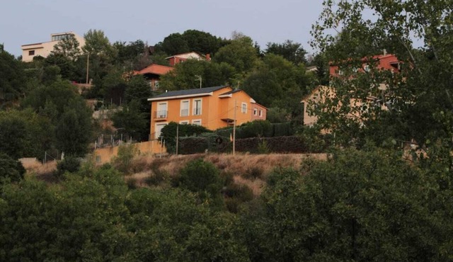 The Little House of Art. Country house located at the foot of the mountain. Beautiful views