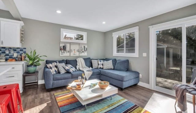 The Little Hamster - by Ferndale & Royal Oak w/2TVs - Open Concept - Modern