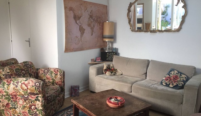 The little house and its four bicycles