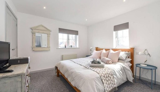 The Little House, boutique home near the sea