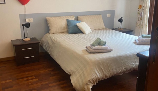 The Little House. Lovely two-room apartment 60 sqm within walking distance from the railway station