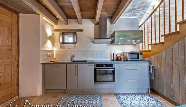 The little house of Domaine de Linguinou