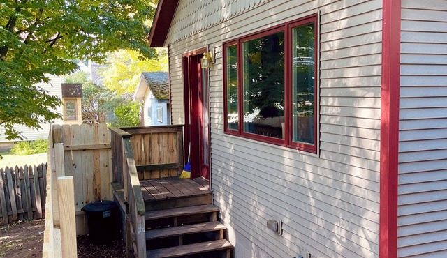 The Little House- private sauna and pet friendly