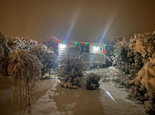 The Little John Petite Cosy Log Cabin - Sleeps 2, great for romantic breaks, couples, single guests, near Sherwood Forest at Fairview Farm, Nottingham set in 88 acres