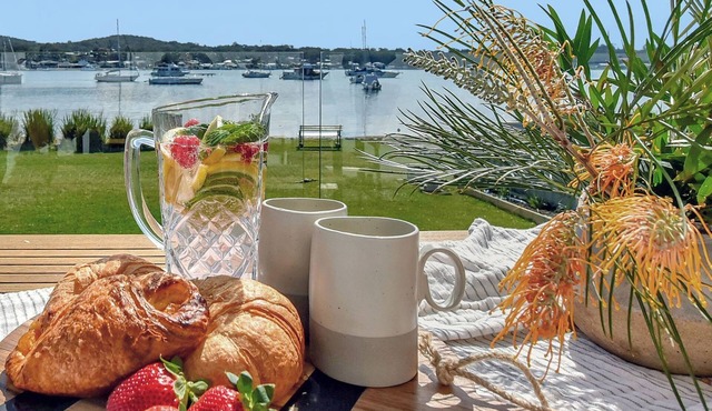 The Little Lake House Waterfront