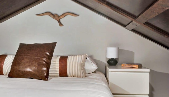 The Little Lakehouse on Charleston Lake