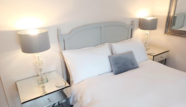 The Little Limes - Ensuite Double Room Own Entrance in Art Deco House