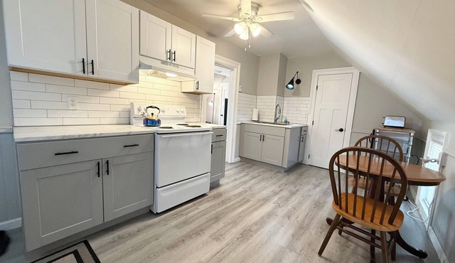 The Little Nest in Historic Honesdale, PA - 3.5 blocks from Hospital