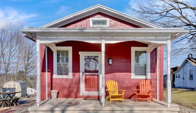 The Little Red Cottage!